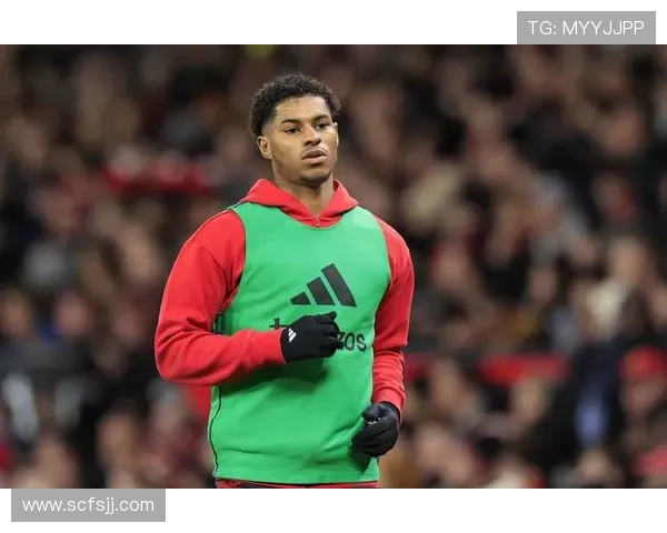 拉什福德合练顺利左膝仍戴护具 拉什福德合练顺利左膝仍戴护具